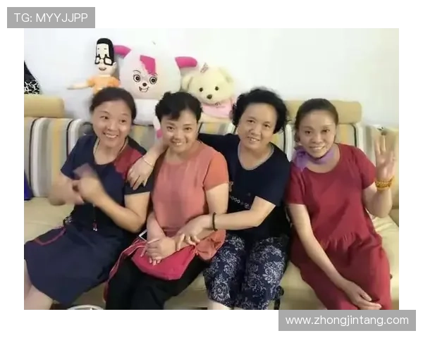 福克斯晒幸福家庭照 妻子美丽如花儿女聪明可爱展现人生赢家风采 福克斯晒幸福家庭照 妻子美丽如花儿女聪明可爱展现人生赢家风采