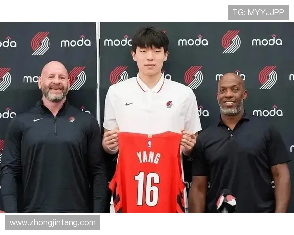 比卢普斯透露暂停后曾为杨瀚森设计战术方案帮助球队调整战术打法 比卢普斯透露暂停后曾为杨瀚森设计战术方案帮助球队调整战术打法