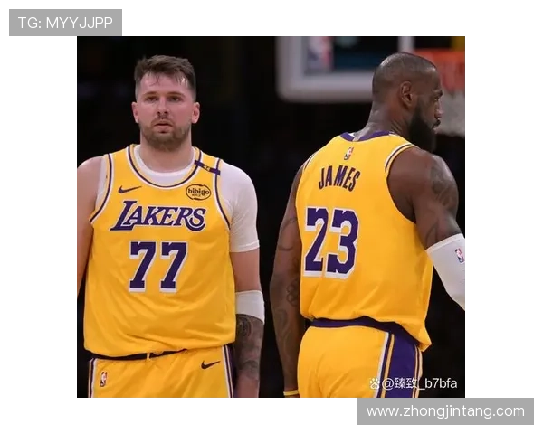 艾顿:能感受到东契奇在场边观察比赛 他的归来将让我们更加轻松 艾顿:能感受到东契奇在场边观察比赛 他的归来将让我们更加轻松