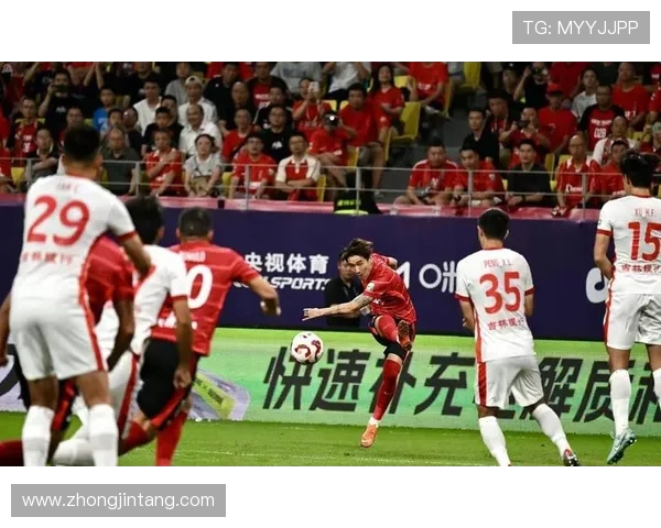 哈达斯开任意球王秋明门前尝试蝎子摆尾错失良机